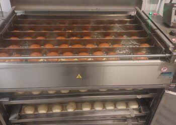 Tarnobrzeg. Pączki się smażą. W tłusty czwartek będzie w czym wybierać.