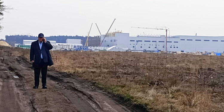 Stalowa Wola: Na dwóch konferencjach o ochronie środowiska i trwającej budowie fabryki folii miedzianej.