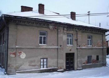 W Kolbuszowej trwa batalia o uratowanie zabytkowej synagogi.