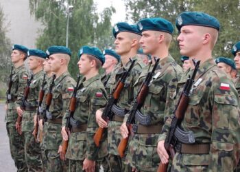 Przekazanie dowództwa w 16 Batalionie Saperów w Nisku.