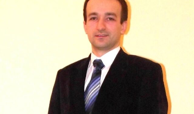 Radny powiatu mieleckiego Daniel Kozdęba zapowiada walkę z firmami meblarskimi,które, zamiast utylizować odpady poprodukcyjne, sprzedają je, jako opał.