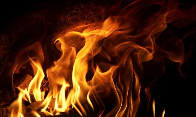 Pożar w gminie Czermin – nie żyje jedna osoba.