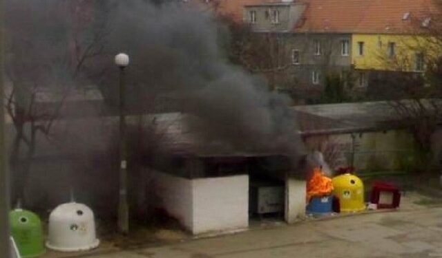 W Mielcu płoną kosze na śmieci.