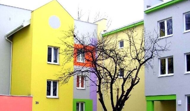 Dobiega końca budowa obiektów socjalnych na mieleckim osiedlu Rzochów.