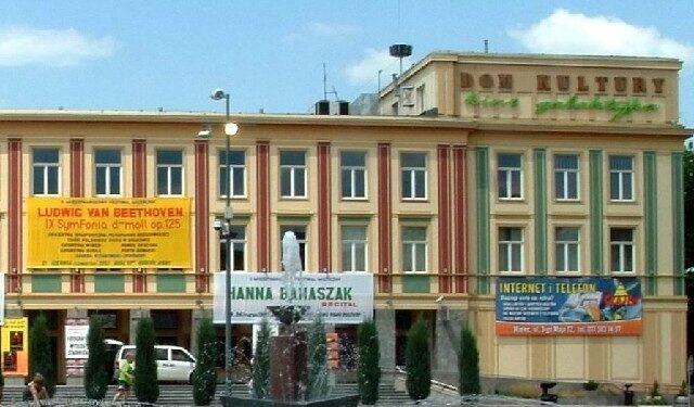 Sto pięćdziesiąt tysięcy złotych ma kosztować gruntowny remont dachu na gmachu Samorządowego Centrum Kultury w Mielcu.