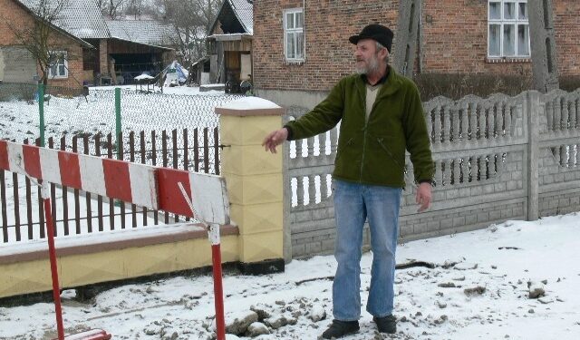 Posiarkowy odpad przyczyną awarii wodociągu w Chmielowie