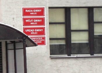 Dziś radni gminy Mielec będą decydować o przyszłości szkół podstawowych w Rydzowie i Złotnikach.