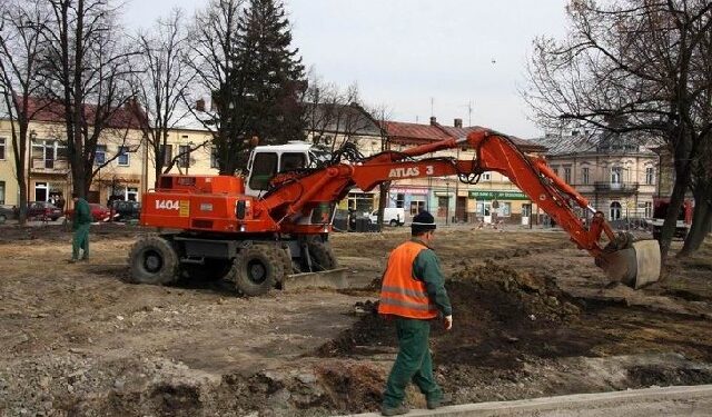Samorządom brakuje pieniędzy na inwestycje unijne.