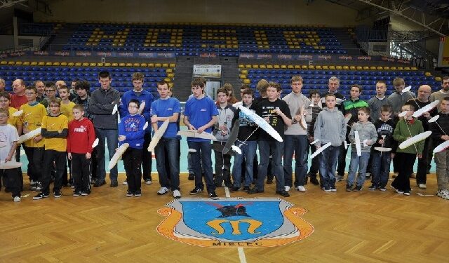 Ogólnopolskie zawody modeli szybowców halowych klasy F1N zaliczane do Pucharu Polski.