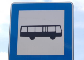 Nadal nie wiadomo, choć już można się domyślać, która firma będzie wozić pasażerów tarnobrzeskiej komunikacji miejskiej. Tylko PMKS w Tarnobrzegu ubiegało się o świadczenie usług przewozowych na terenie miasta. Wczoraj  unieważniono jeden przetarg, a dziś ogłoszono kolejny.