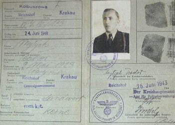 Wyjątkowy album fotograficzny powstał w Miejskiej i Powiatowej Bibliotece Publicznej w Kolbuszowej.