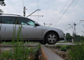 Policja zatrzymała pijanego dróżnika na przejeździe kolejowym w Dębicy.
