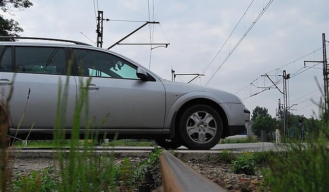 Policja zatrzymała pijanego dróżnika na przejeździe kolejowym w Dębicy.