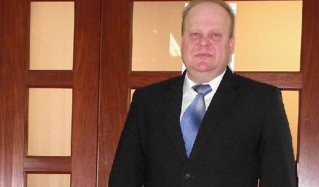 Nie likwidujmy szkół, tylko je łączmy  proponuje radny powiatu mieleckiego Eugeniusz Ryba.