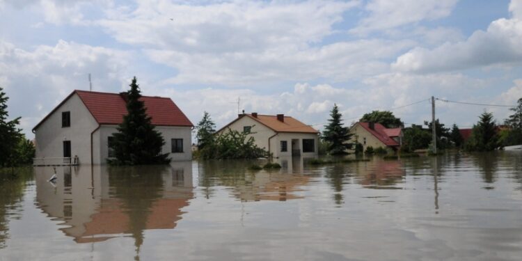 Niemal dwa lata temu nasz region doświadczyła ogromna powódź. Ile od tego czasu udało się zrobić i czy mieszkańcy czują się bezpieczniej?