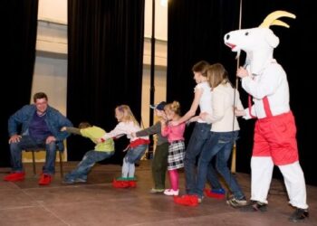 3 czerwca Koziołek kończy już 79 lat! Napisz mu z tej okazji życzenia i wygraj fantastyczne nagrody – zachęca dzieci Europejskie Centrum Bajki im. Koziołka Matołka w Pacanowie.