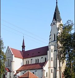 Młodzież podziękuje biskupowi sandomierskiemu Krzysztofowi Nitkiewiczowi.