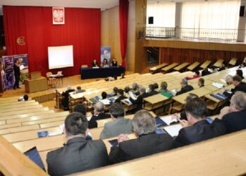 Konferencja dotycząca możliwości zdobywania kwalifikacji zawodowych finansowanych z subwencji oświatowej będzie towarzyszyć finałowi Powiatowego Konkursu Skutecznie Szukam Pracy w Stalowej Woli.