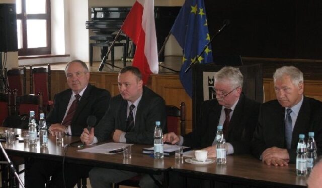 Wraca sprawa zagrożeń związanych z posiarkowym wyrobiskiem w Piasecznie w