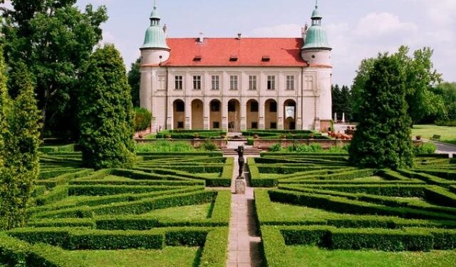 Konferencja dla menedżerów ochrony zdrowia i przedstawicieli podmiotów tworzących podmioty lecznicze rozpoczyna się w Baranowie Sandomierskim.