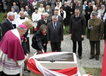 W Koprzywnicy odsłonięta została tablica upamiętniająca wizytę w tym mieście prezydenta Lecha Kaczyńskiego.