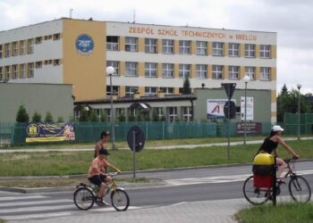 Od nowego roku szkolnego we wszystkich szkołach ponadgimnazjalnych na terenie powiatu, mieleckiego zostanie wprowadzona standaryzacja zatrudnienia.