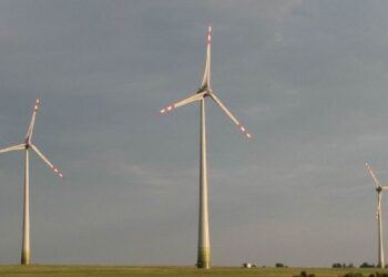 W mieleckim starostwie burza wokół szkoleń z zakresu elektrowni wiatrowych