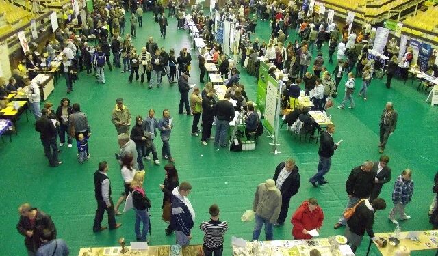 Tłumy na piątych targach pracy w Tarnobrzegu