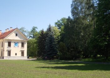 Zabytkowy Park Dzikowski  w Tarnobrzegu odżyje