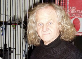 Biżuteria z krzemieniem pasiastym będzie prezentowana na ekspozycji w polskiej ambasadzie w Pekinie.