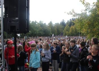 Ponad dwa tysiące gimnazjalistów z diecezji sandomierskiej przybyło na doroczną pielgrzymkę do Sanktuarium na Świętym Krzyżu.