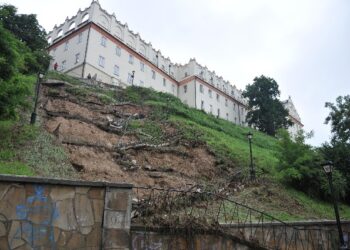 Trwa odtwarzanie tzw. kozich schodków w Sandomierzu