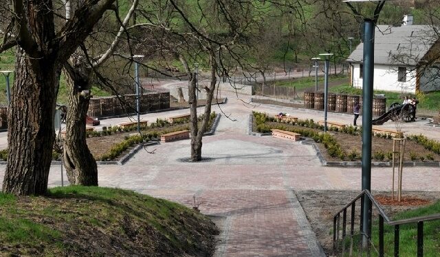 Odnowiona alejka w sandomierskim parku Piszczele będzie nosić imię jednego z partnerskich miast Sandomierza.