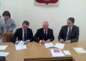 Samorząd Województwa Świętokrzyskiego podpisał z Powiatem Staszowskim porozumienie dotyczące budowy obwodnicy Staszowa.