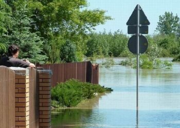 W Mielcu trwają prace, które mają ochronić osiedle Wojsław przed powodzią