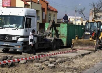 Gmina Cmolas inwestuje w drogi