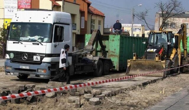 Gmina Cmolas inwestuje w drogi