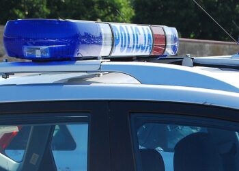 Tarnobrzescy policjanci zatrzymali sześciu mężczyzn, którzy dotkliwie pobili dwóch przypadkowych przechodniów na Placu Surowieckiego.