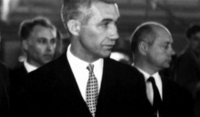 Klub radnych powiatowych 'Razem dla Ziemi Mieleckiej chce upamiętnić wieloletniego dyrektora Wytwórni Sprzętu Komunikacyjnego, Tadeusza Ryczaja.