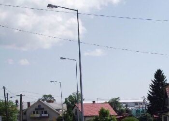 Trwa budowa oświetlenia ulic w trzech miejscowościach gminy Cmolas.