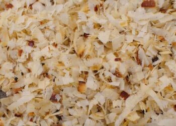 Mieleckie osiedle Mościska zasypane trocinami