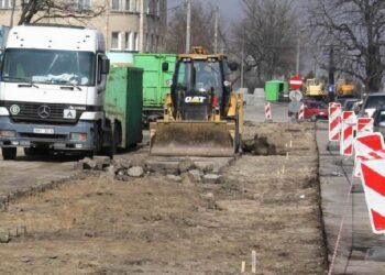 W Mielcu kontrowersje wokół drogi na Miasteczku Młodego Robotnika.