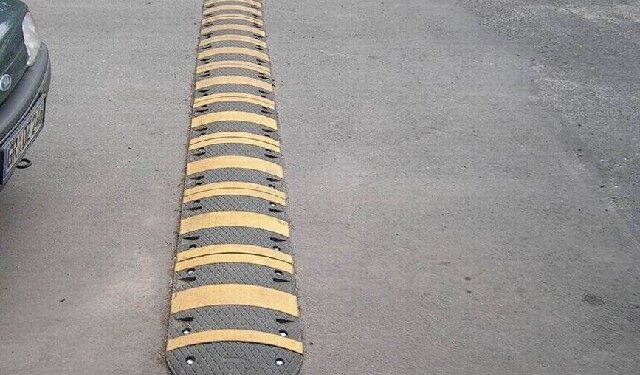 Na ulicy Krakowskiej w Kolbuszowej progi zwalniające potrzebne od zaraz – alarmuje radny miejski Jan Sitko.