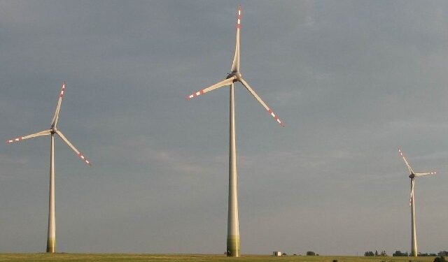 Kontrowersje wokół planów budowy farm wiatrowych na terenie gminy Kolbuszowa.