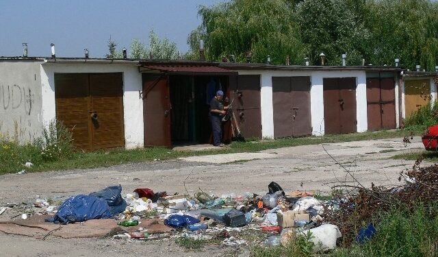 Firma wywożąca śmieci wypowiedziała umowy właścicielom garaży w Tarnobrzegu