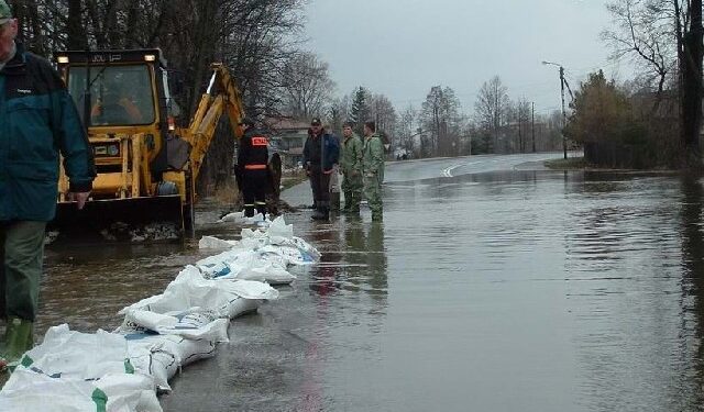 Woda znów zalała kolbuszowskie osiedle Partyzantów