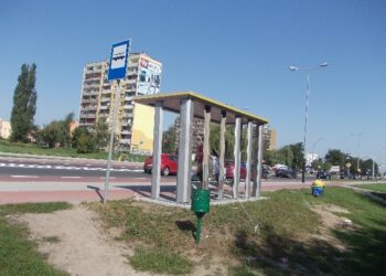 Miasto naprawia, chuligani dewastują. To nie ma końca.