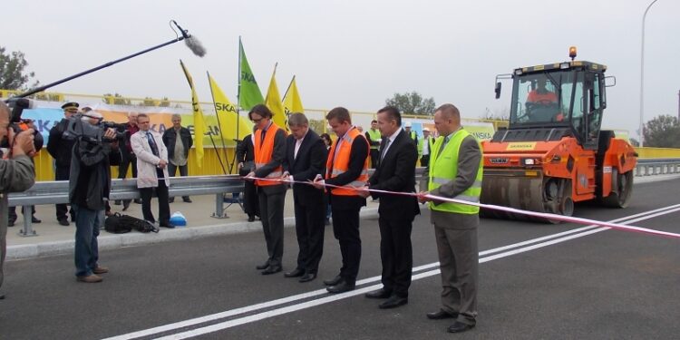 Wiadukt nad torami w Tarnobrzegu otwarty dla ruchu!