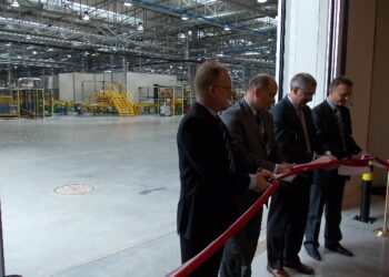 Potężna fabryka szyb samochodowych w Chmielowie, oficjalnie otwarta