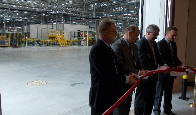 Potężna fabryka szyb samochodowych w Chmielowie, oficjalnie otwarta